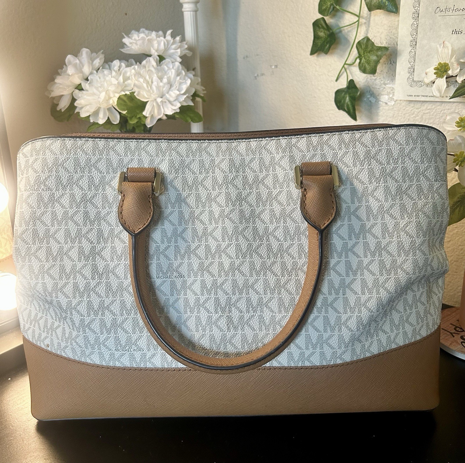 Michael Kors Signature Savannah Large Satchel In Vanilla/Acorn