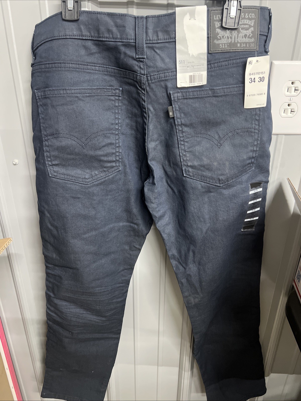 Levi’s 34 X 30 Slim Fit Stretch Sits Below Waist Slightly Tapered Leg Dark Wash