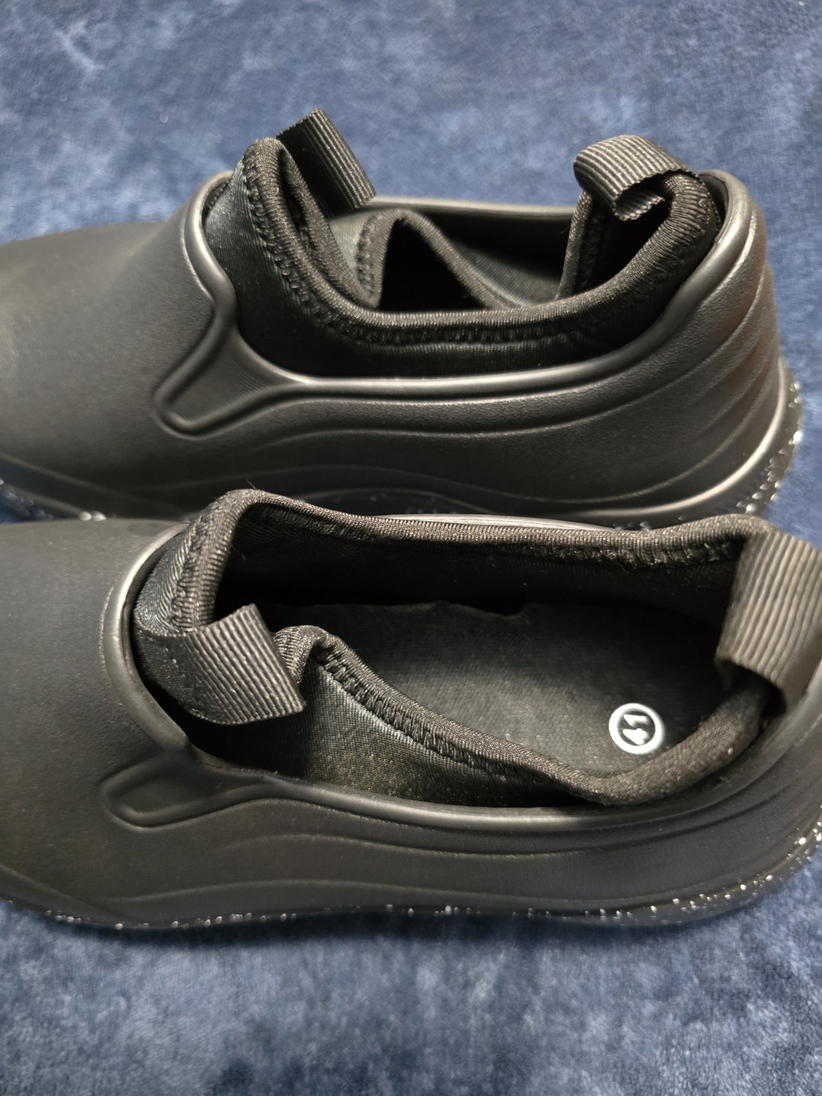 kitchen working shoes non-slip chef safety, Size 41 Black. 12″ Length 4.5″ Wide