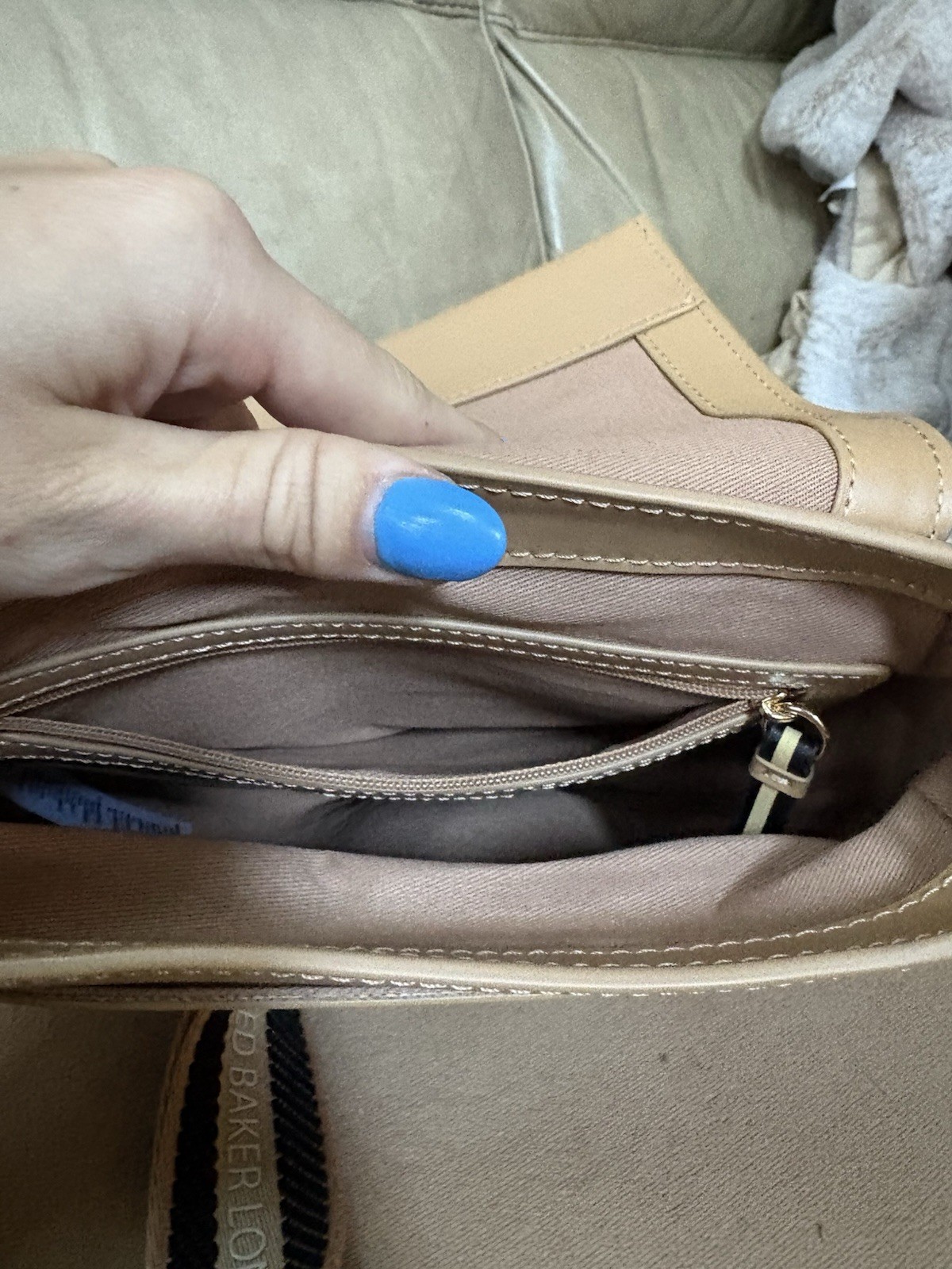 TED BAKER Beige Semi-Circle Crossbody Bag Gold Hardware Magnetic, Pockets