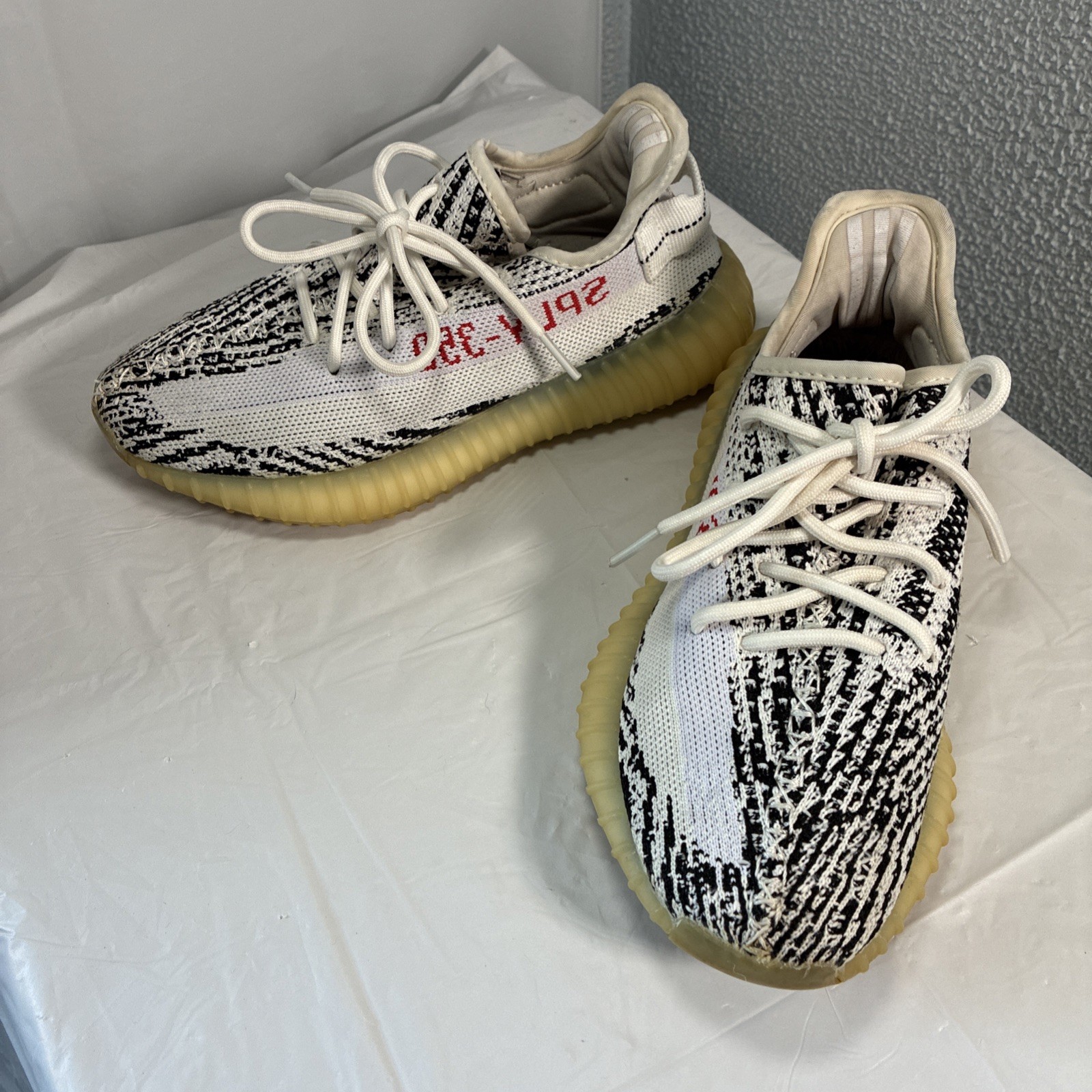 Adidas Yeezy Boost 350 V2 Zebra Men’s size 6 Used CP9654 No Box