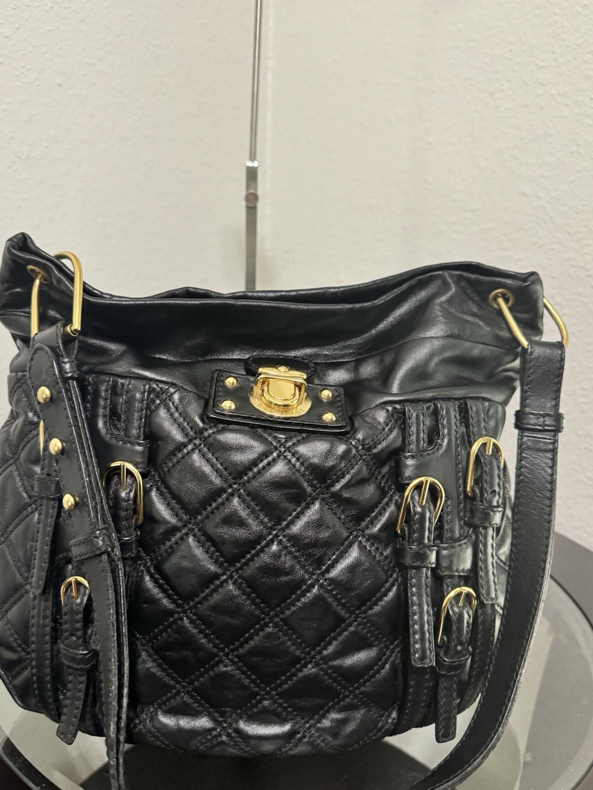 Marc Jacobs Black Quilted Shoulder Bag Hobo Turn Lock Zip Gold Hardware Charm
