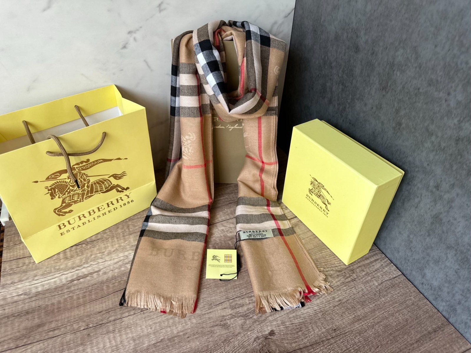 BURBERRY SCARF SHAWL AUTHENTIC 100% CASHMERE BEIGE BROWN BLACK CLASSIC LOGO