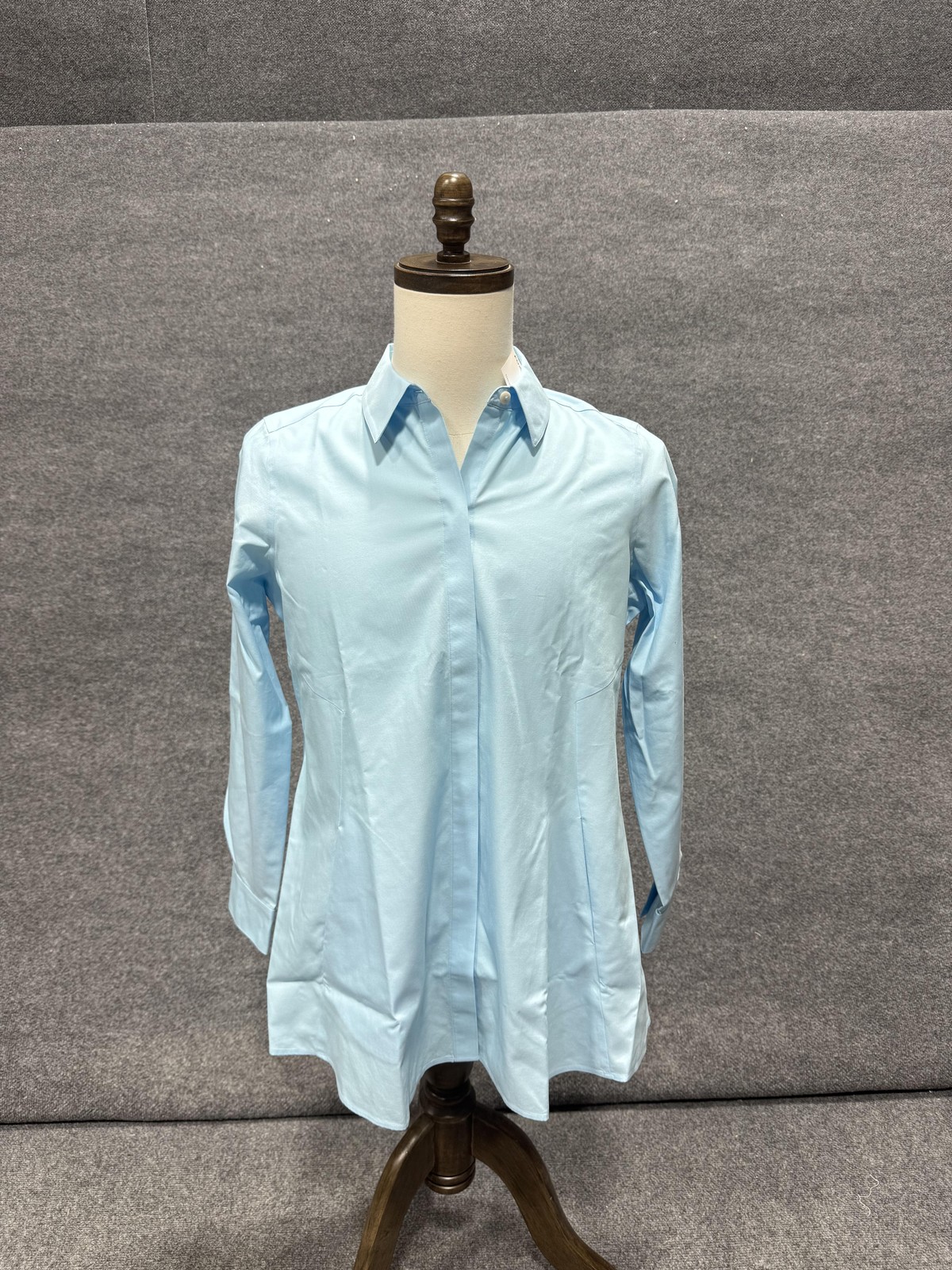 Foxcroft Shirt Womens 8 Blue Soft Aqua Non-Iron Long Sleeve Tunic Button-Up Top
