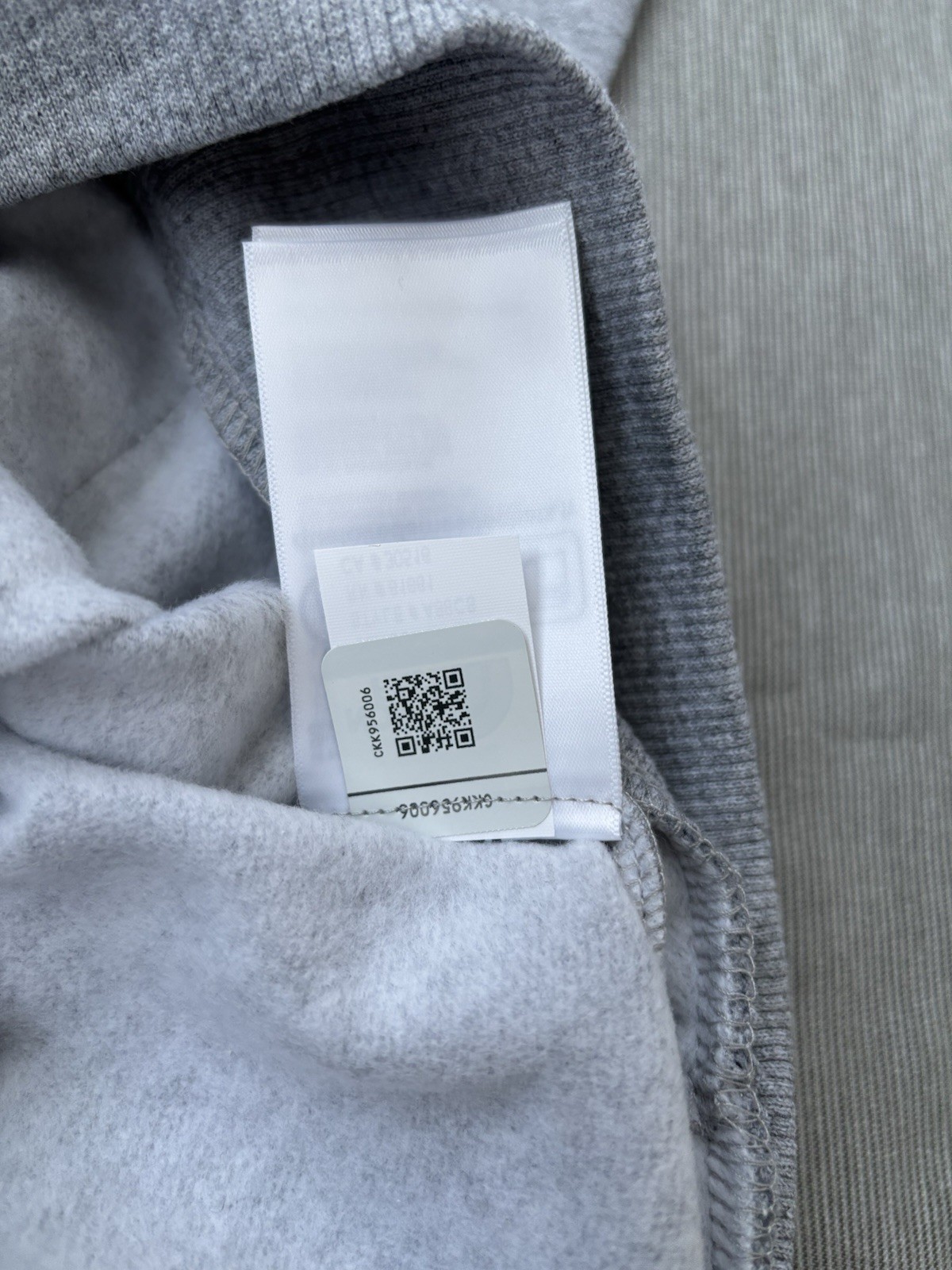 The North Face Men’s Full Zip Hoodie Size XL (Pit To Pit 25.5 Inches)