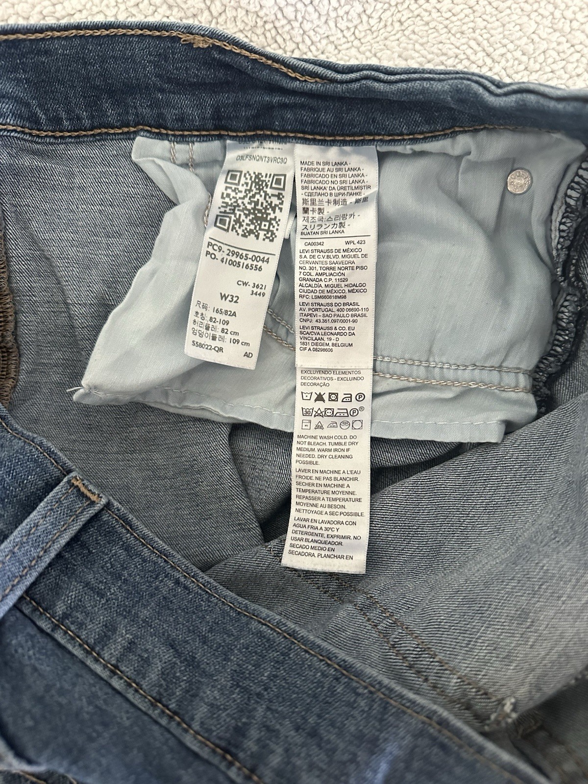 Levi Strauss & Co. Women’s Mid Length Denim Shorts 32×6 Blue Cuffed 5-Pkt