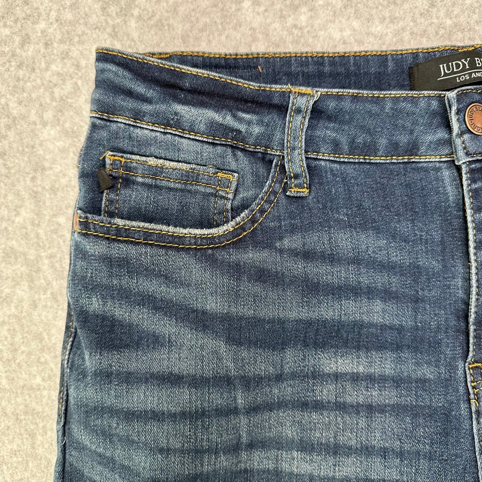 Judy Blue Relaxed Fit Distressed Medium Wash Denim Jeans Women Size 32