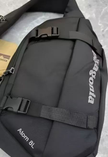 Patagonia Atom 8L Outdoor Crossbody Bag BLACK