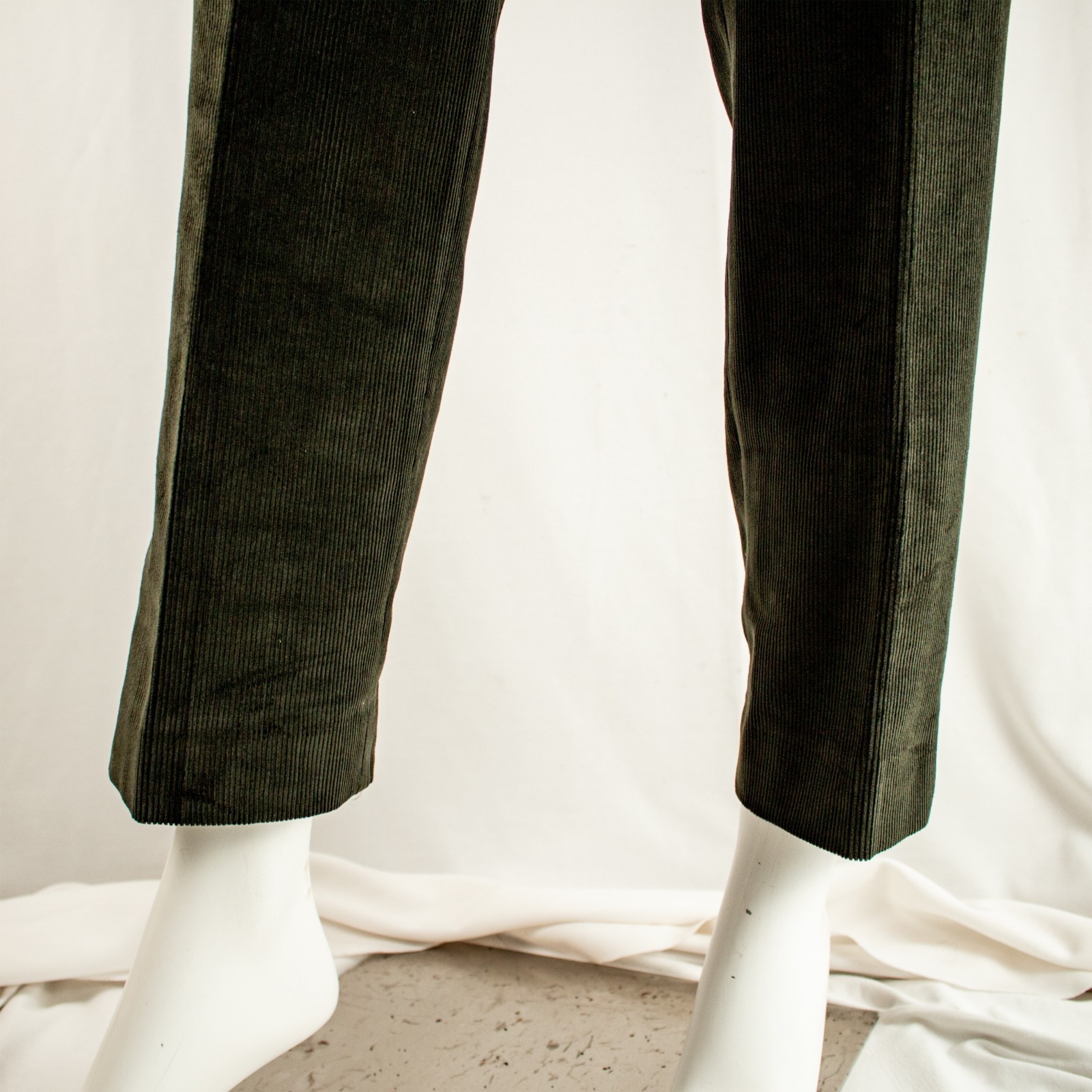 MARKS & SPENCER New Green Men Flat Corduroy Pants Size 30″W x 29″L