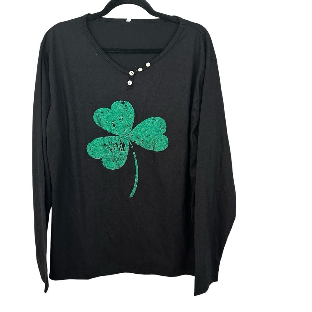 Urban Buck Women’s Black Long Sleeve Buttoned V-Neck Green Clover Top Sz 2XL NWT