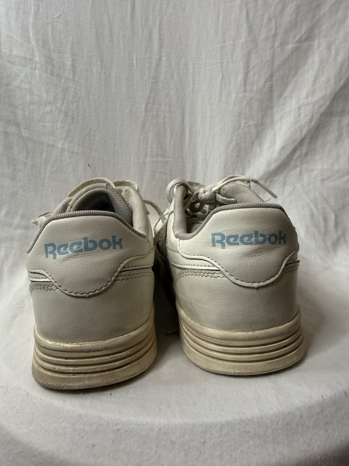 Reebok Mens Low Top Lace-Up Athletic Sneakers White/Gray/Red Solid