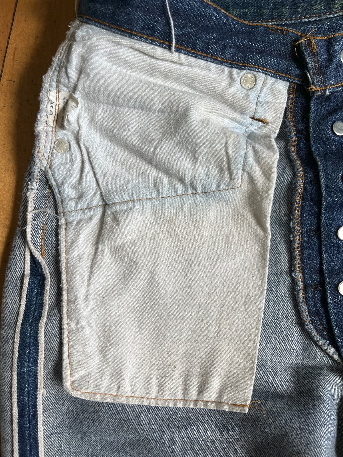 Vintage 1970s Levi’s 501XX Selvedge Denim Jeans Dark Wash Made in USA 30×32.25
