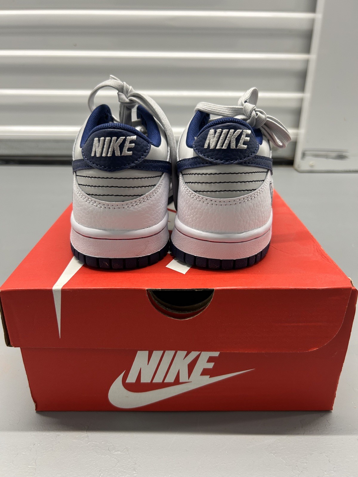 Size 5 (GS) – Nike Dunk Low EMB x NBA 75th 5y