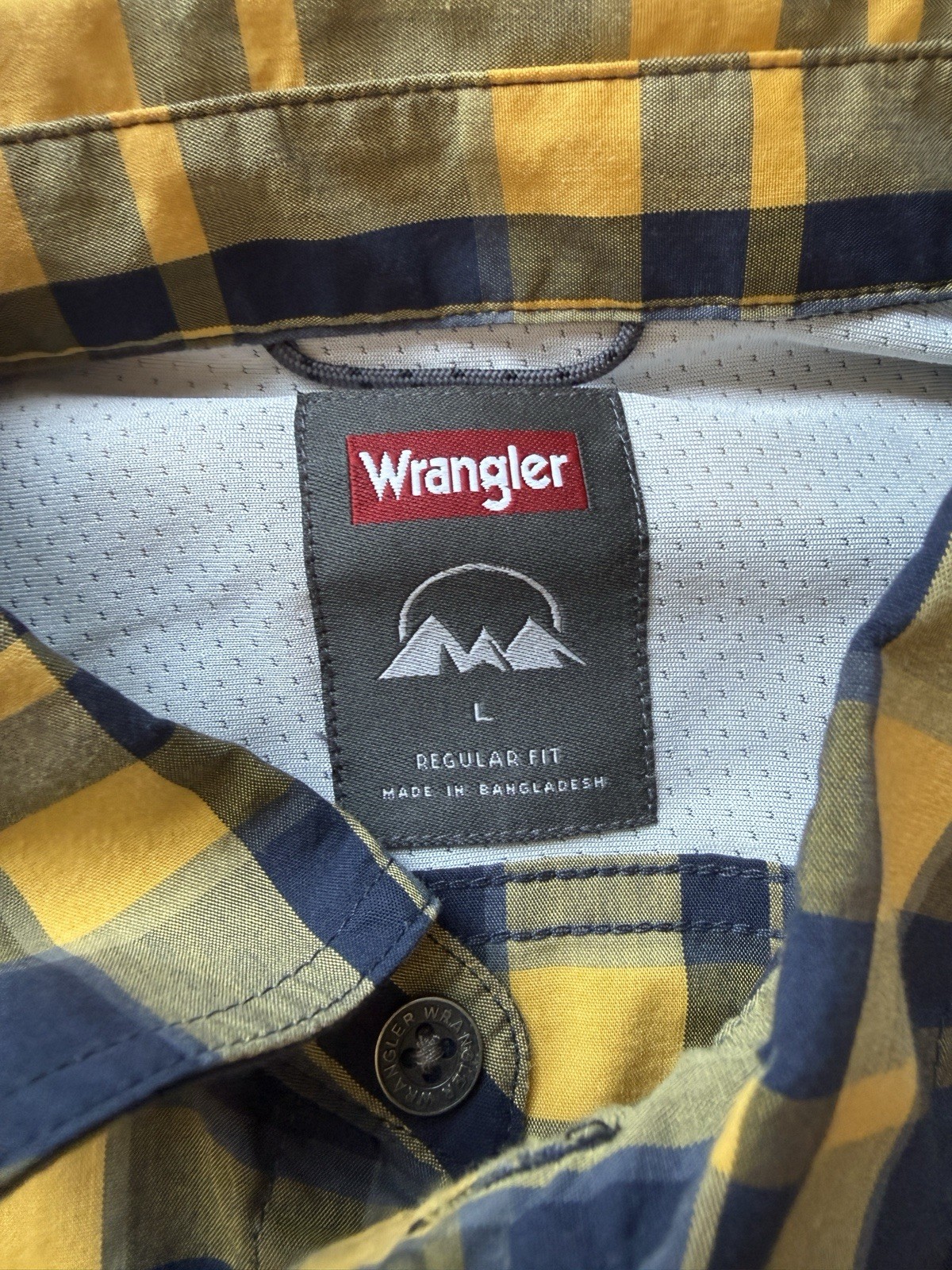 Wrangler Men’s Plaid Button Up Shirt Regular Fit Size XL Yellow Blue Long Sleeve