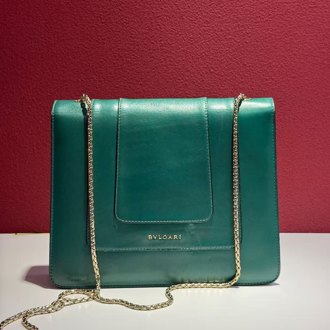 Bvlgari Serpenti Forever Medium Emerald Green Calfskin Shoulder / Crossbody Bag