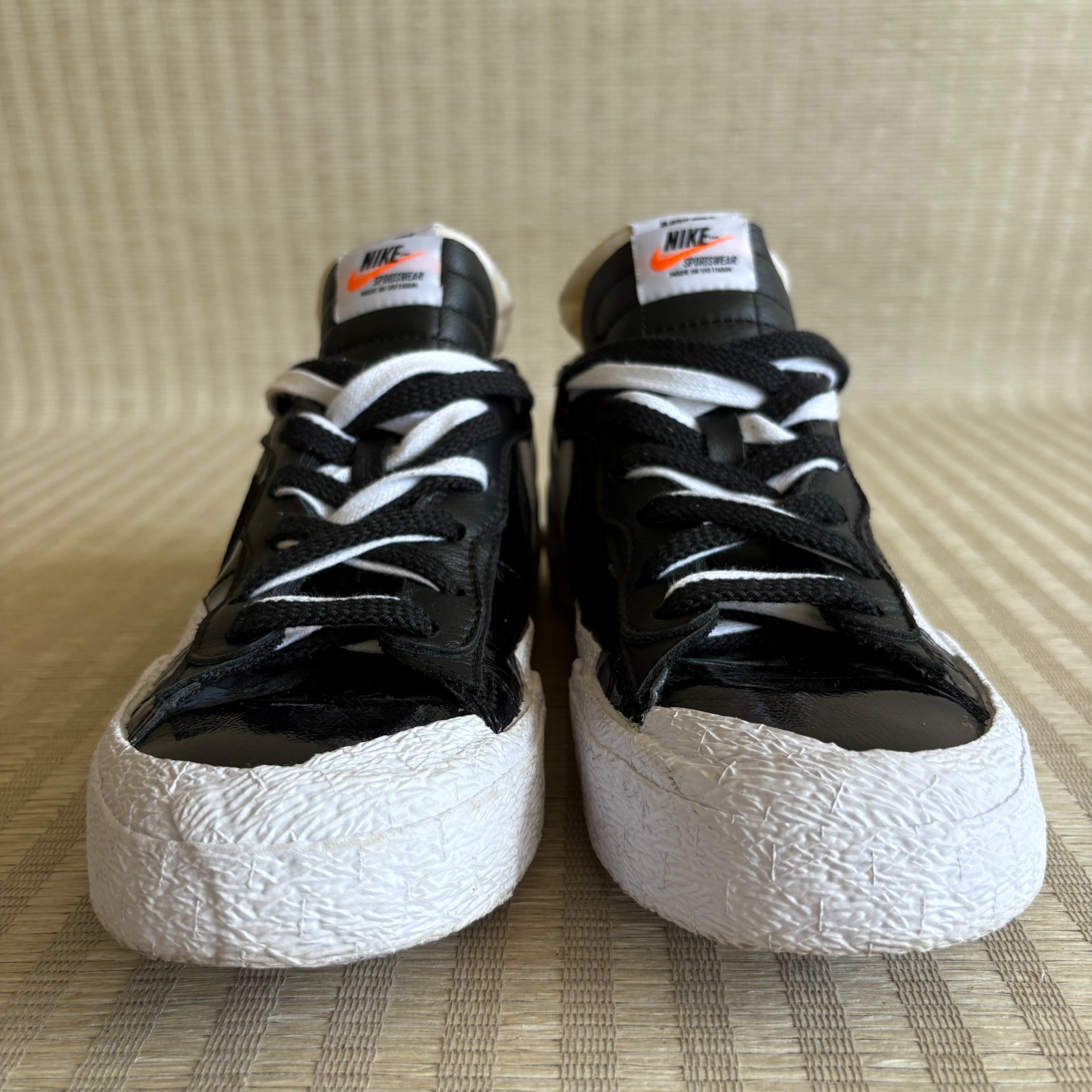 Nike Sacai Blazer Low Shoes Mens Size 7.5 Black White Leather Sneaker DM6443-001