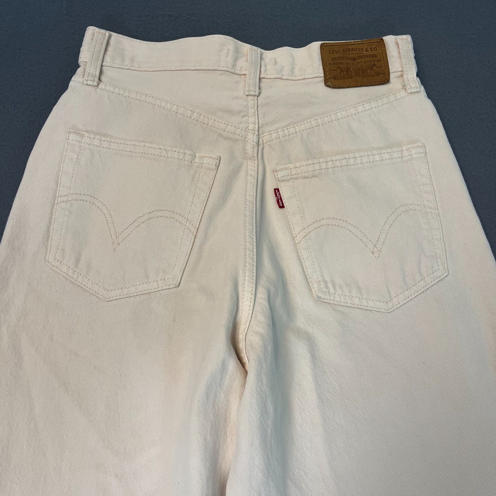Levis Womens Size 26, 29L High Loose Taper Premium Jeans Big E Ivory White NWI