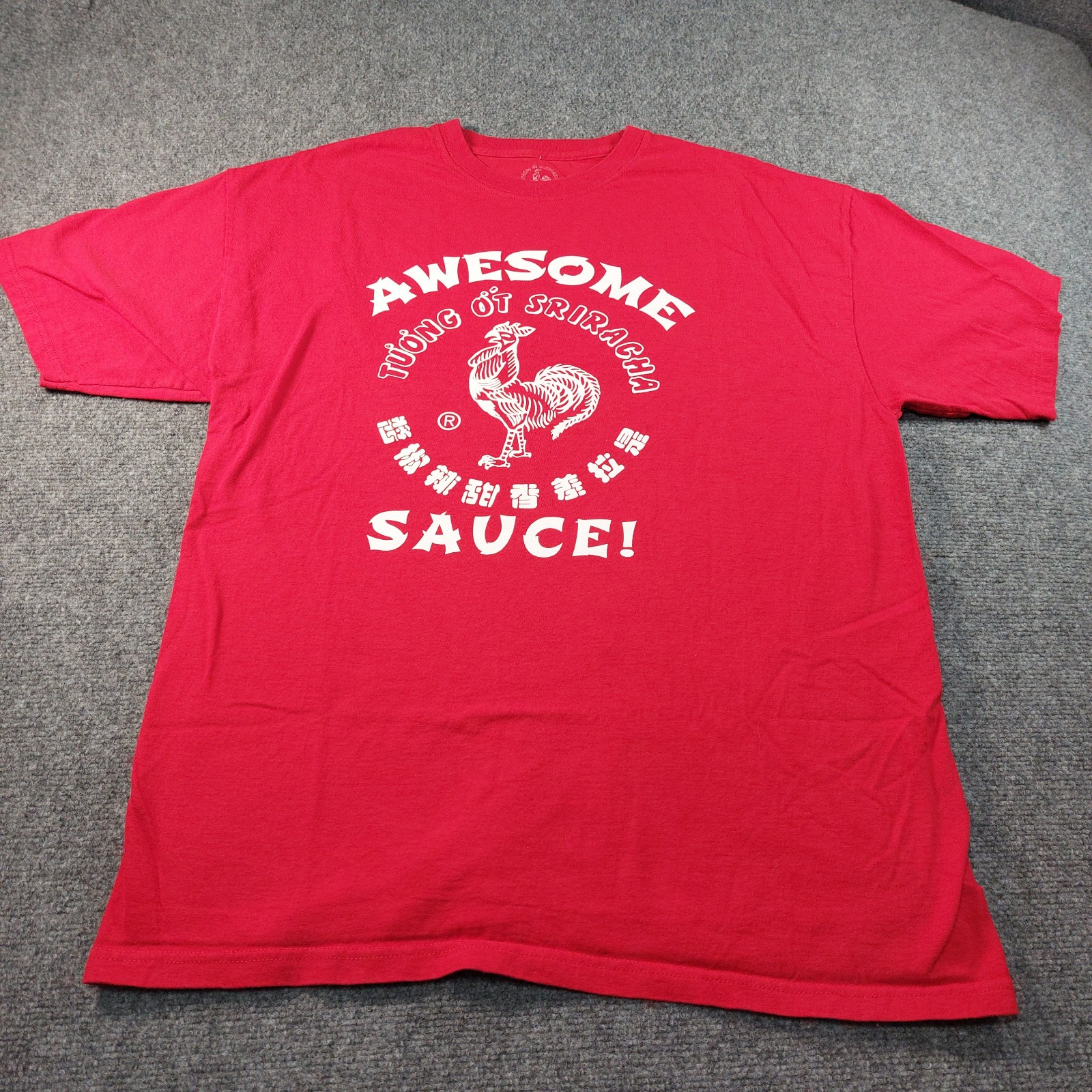 Sriracha Awesome Hot Sauce Shirt Mens XL Red Rooster Huy Fong Foods Spicy Chili