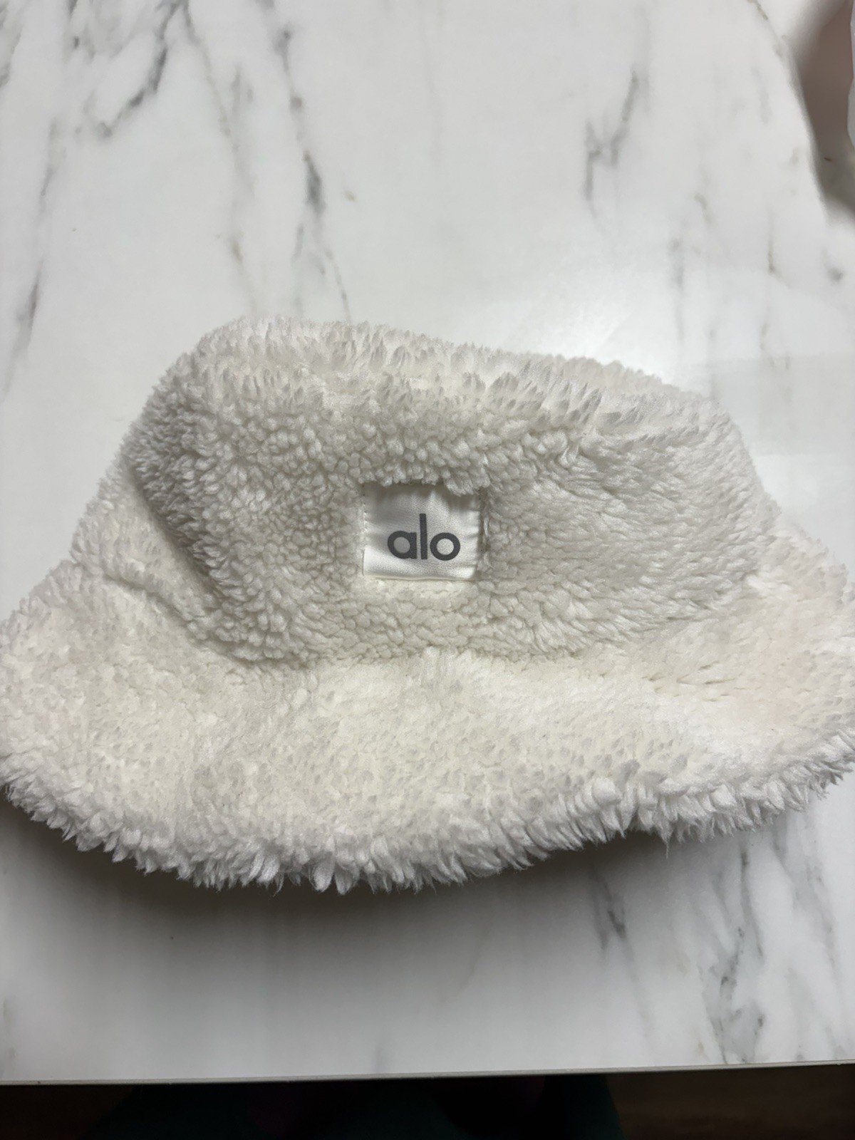 Alo Yoga Ivory Plush Bucket Hat M/L Soft Faux Fur Winter Accessory #170