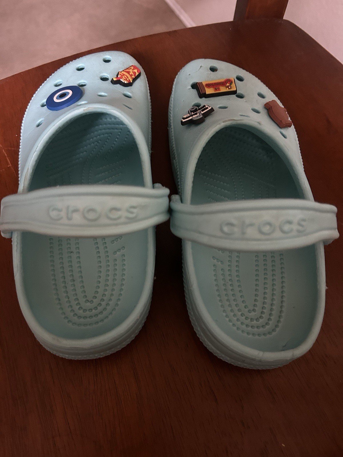 Crocs Classic Clog Light Blue Unisex Kids US 6 Slip-On w/ Adjustable Strap