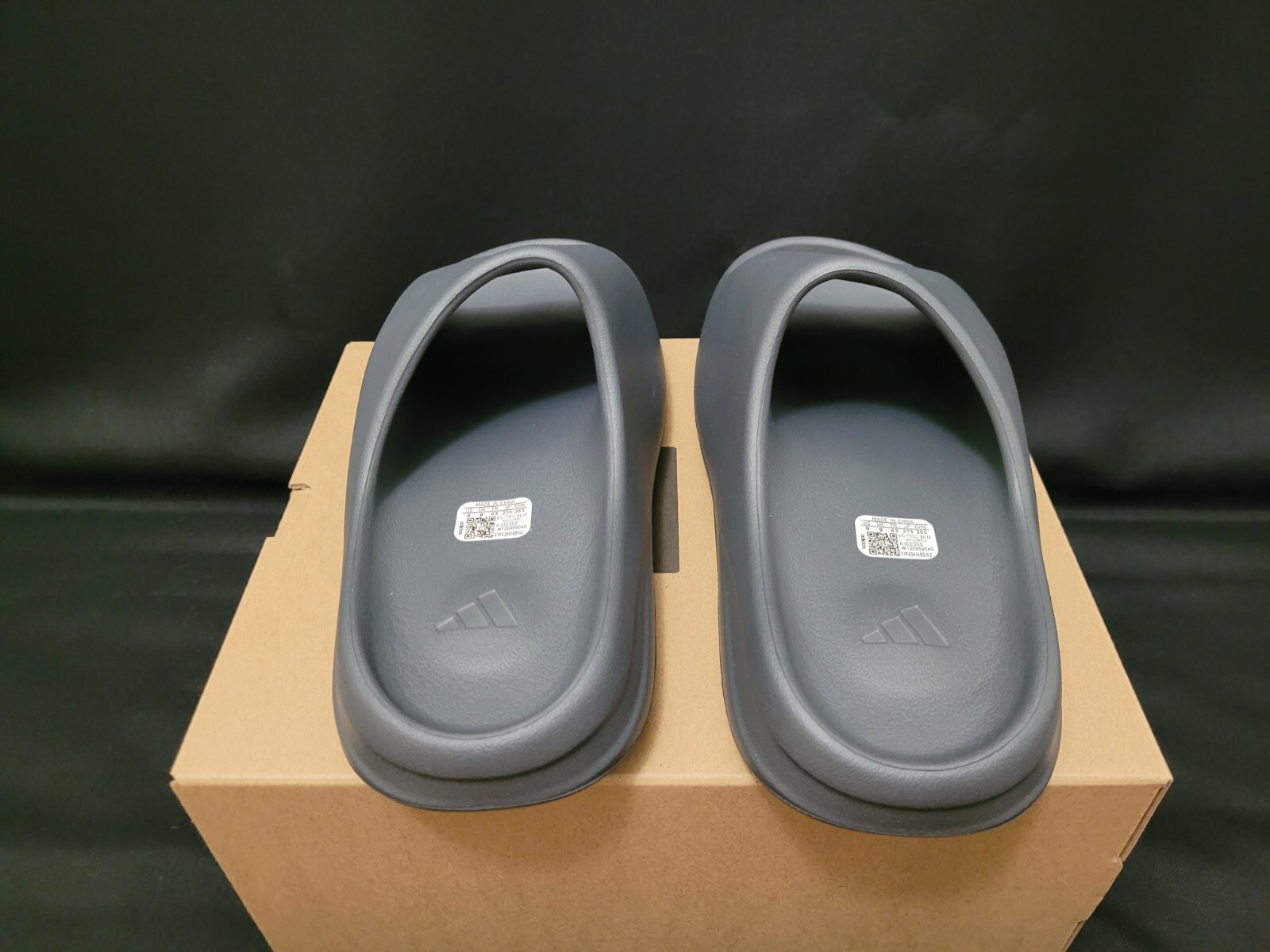 Size 9 Adidas Yeezy Slide Slate Grey [ ID2350 ]