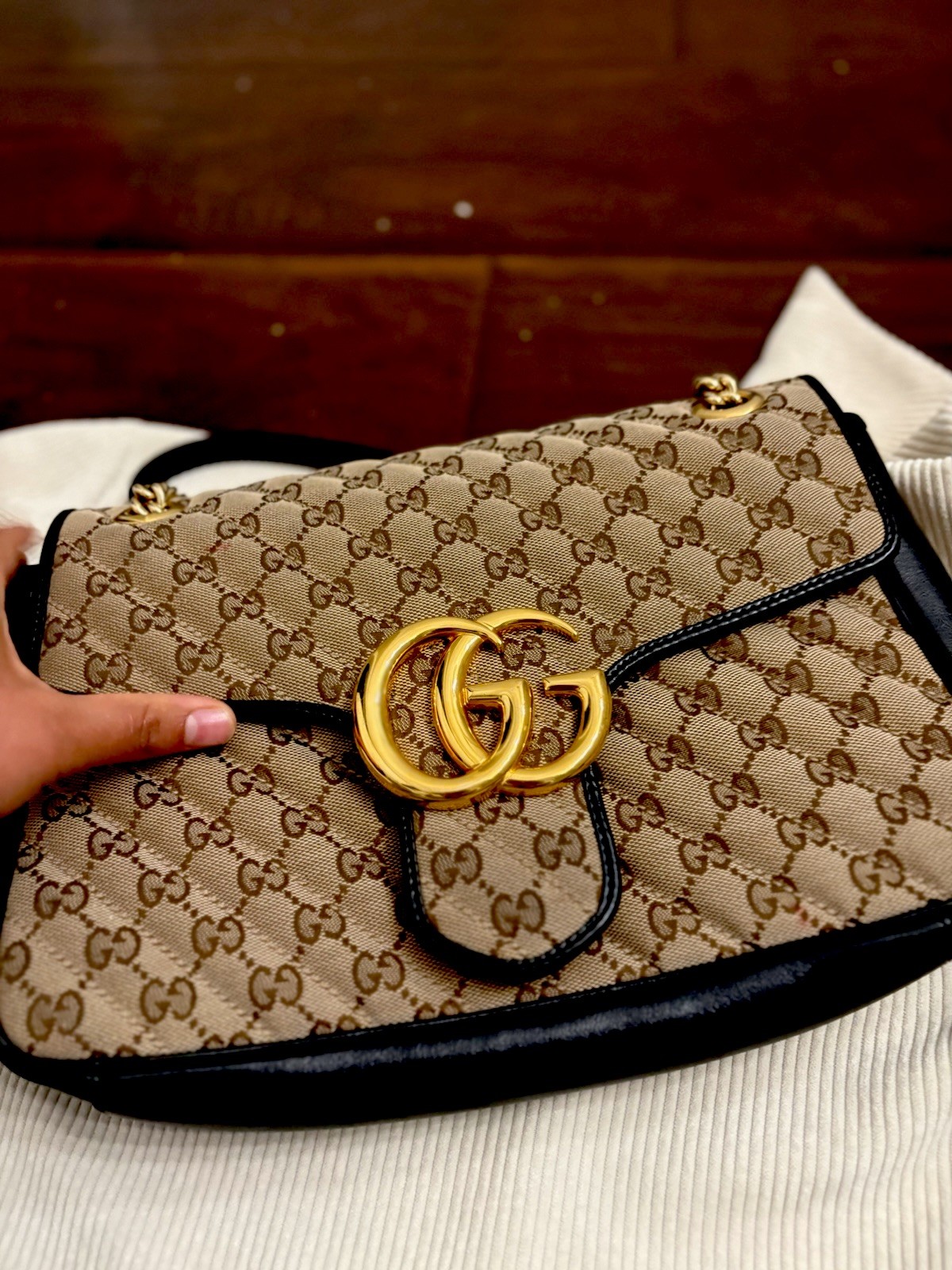 Gucci GG Marmont medium shoulder bag