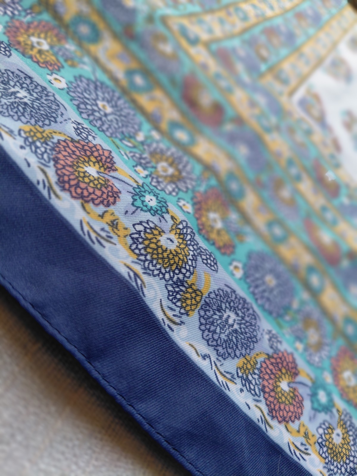 Vintage Blue Floral Medallion Square Scarf Boho Festival Head Wrap Neckerchief
