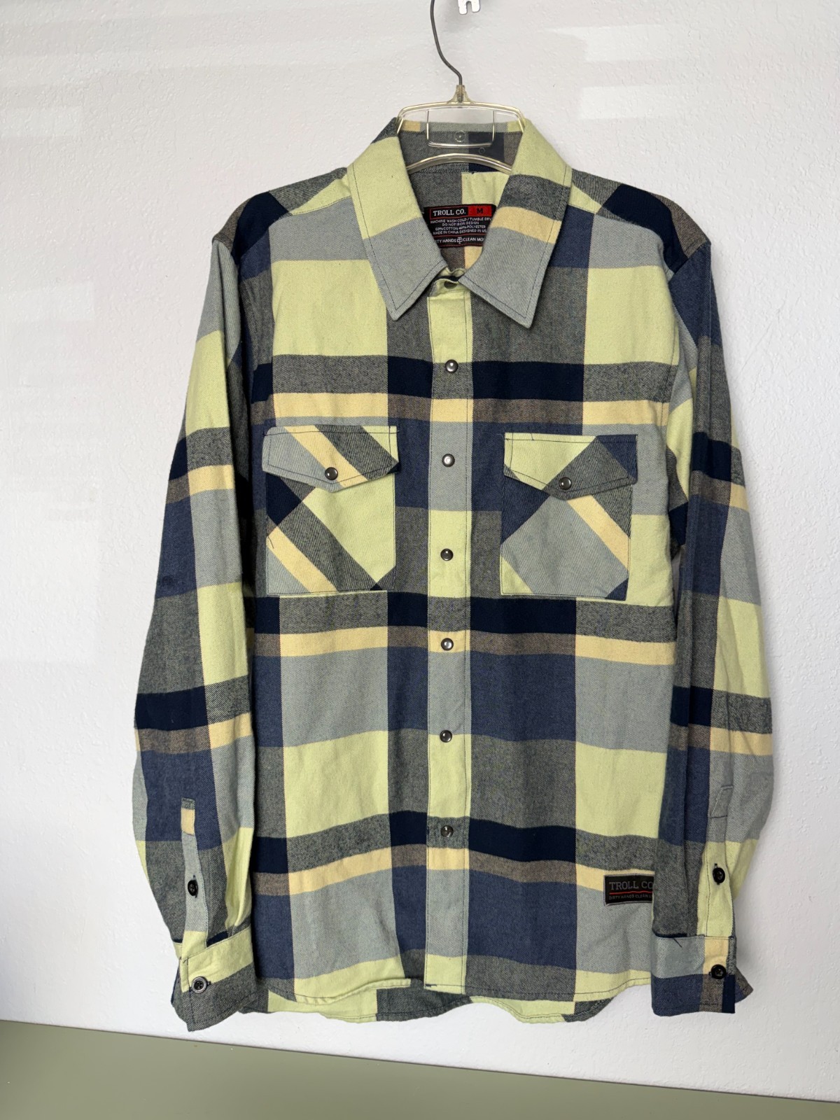 Troll Co Flannel Shirt Men’s Size Medium Blue Yellow Button Up Pearl Snap Casual