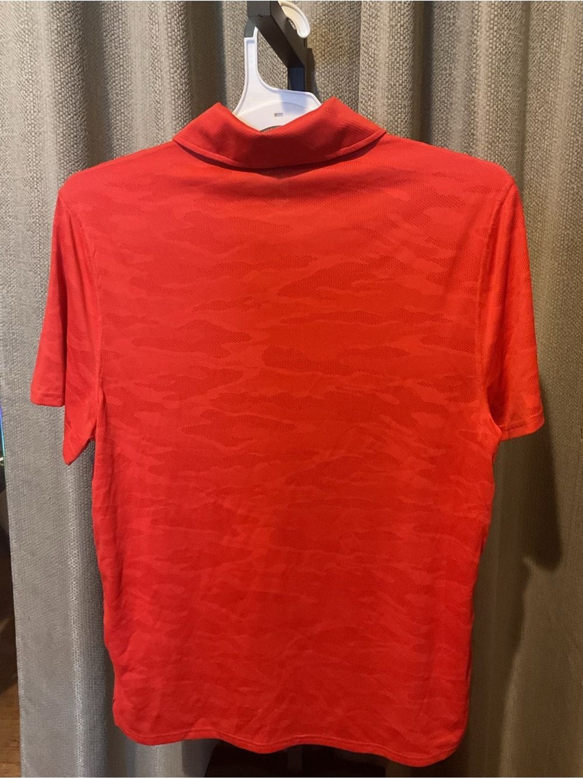 DSG Men’s Bright Red Polo Golf Shirt with Subtle Jacquard Pattern S