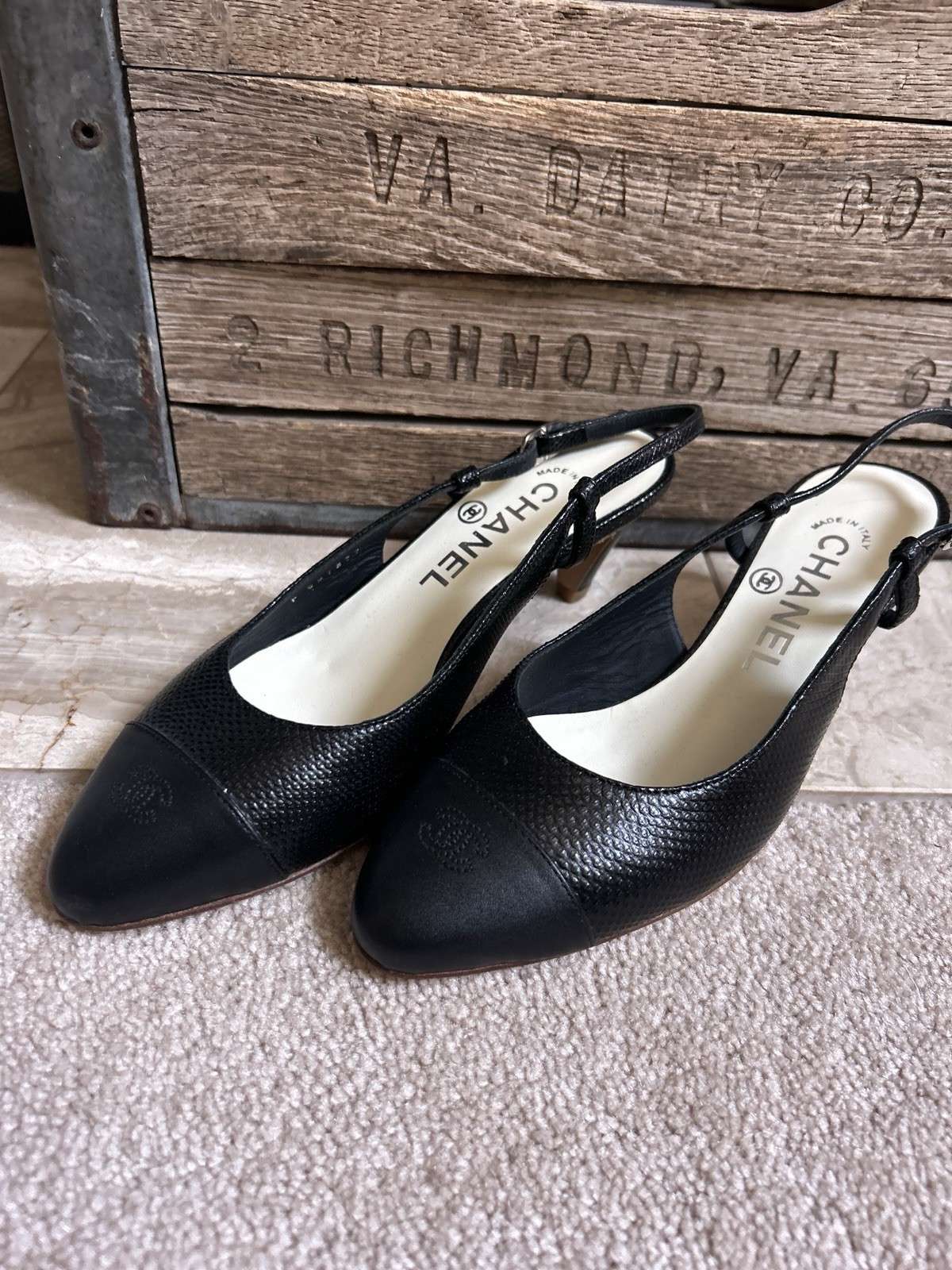 NEW $795 CHANEL women’s black slingback kitten heel shoes 35 1/2 US 5 1/2