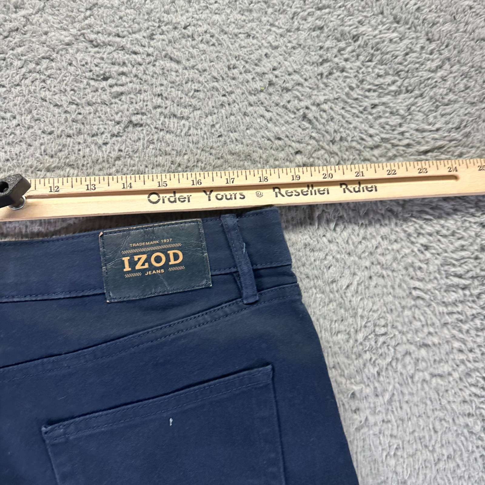 Izod Jeans Mens 36×30 Blue Cotton Denim Straight Leg Workwear Travel Stretch