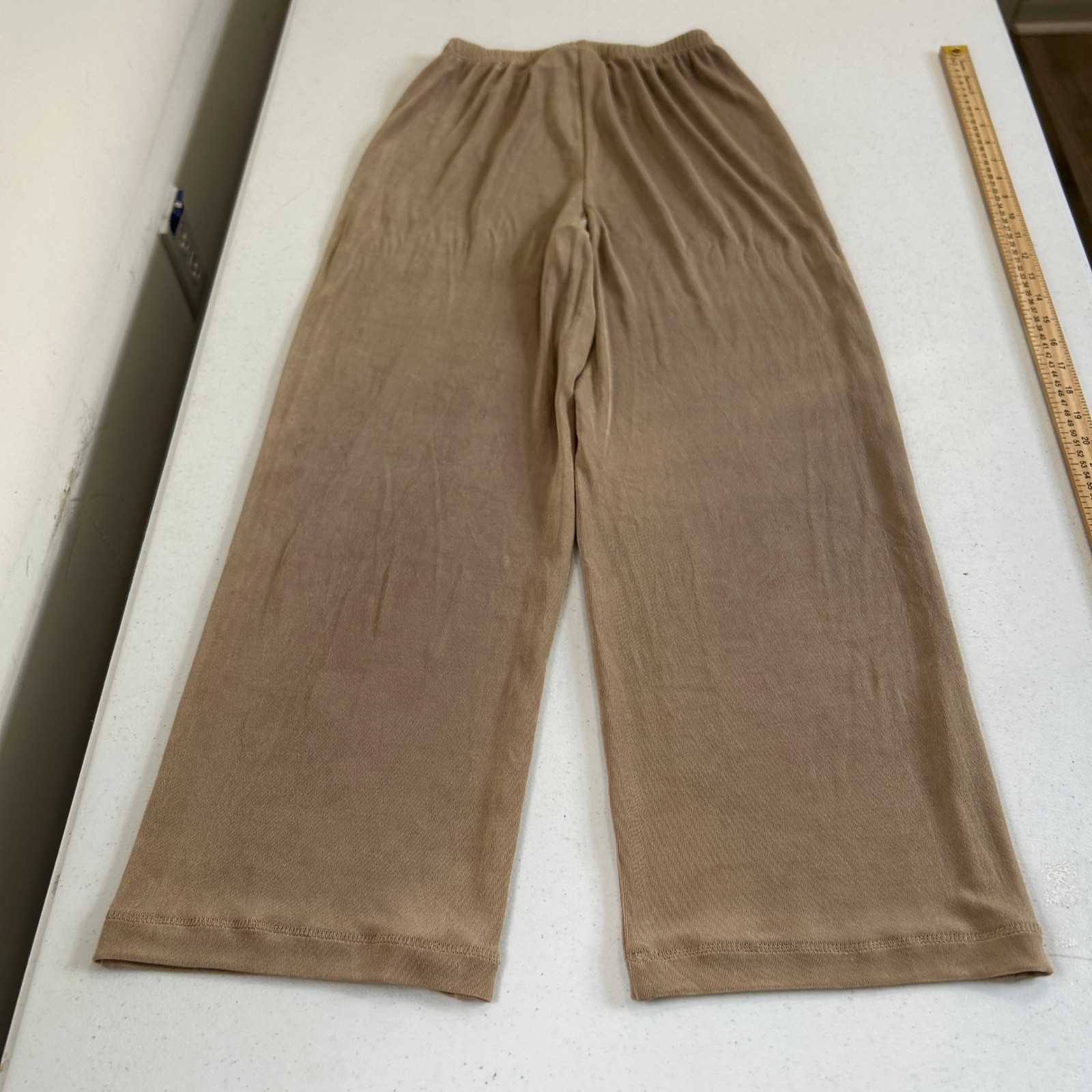 Chicos Travelers Tan Wide Leg Ribbed Slinky Pants Elastic Waist Size 0 Small