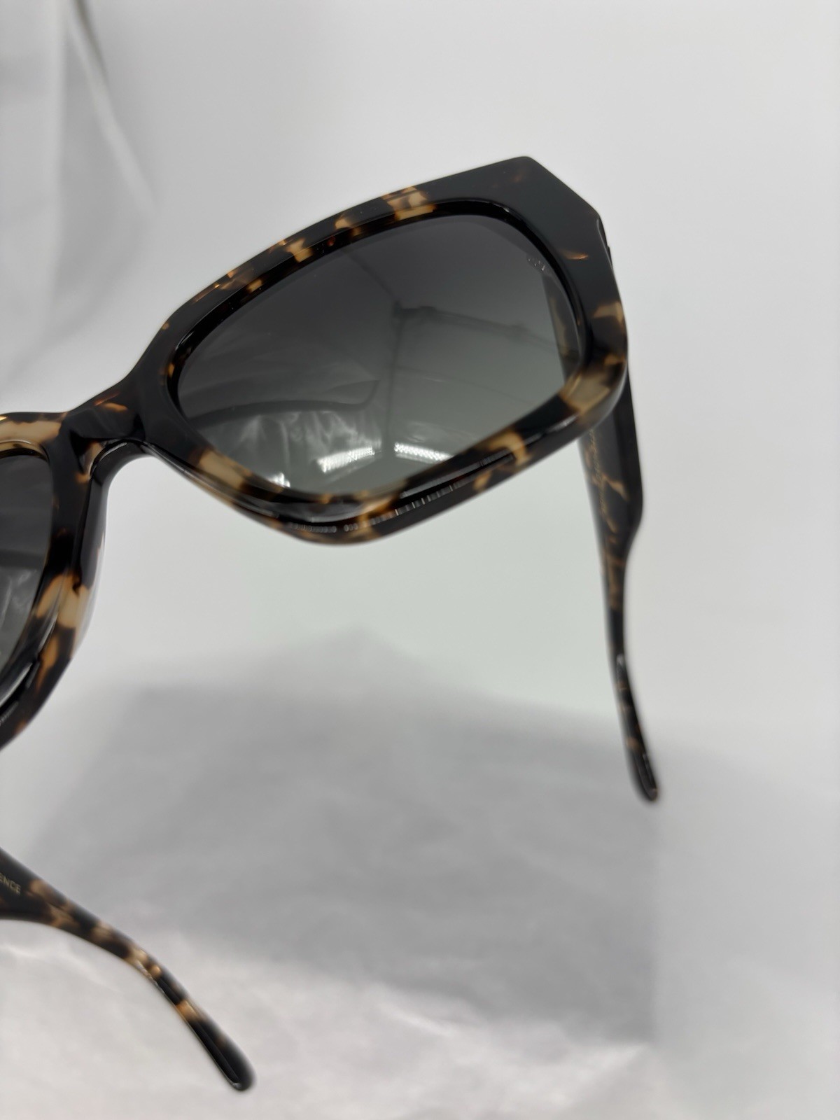 New Diff Eyewear Bella Oversized Square Cateye Sunglasses Remi II Tortoiseshell