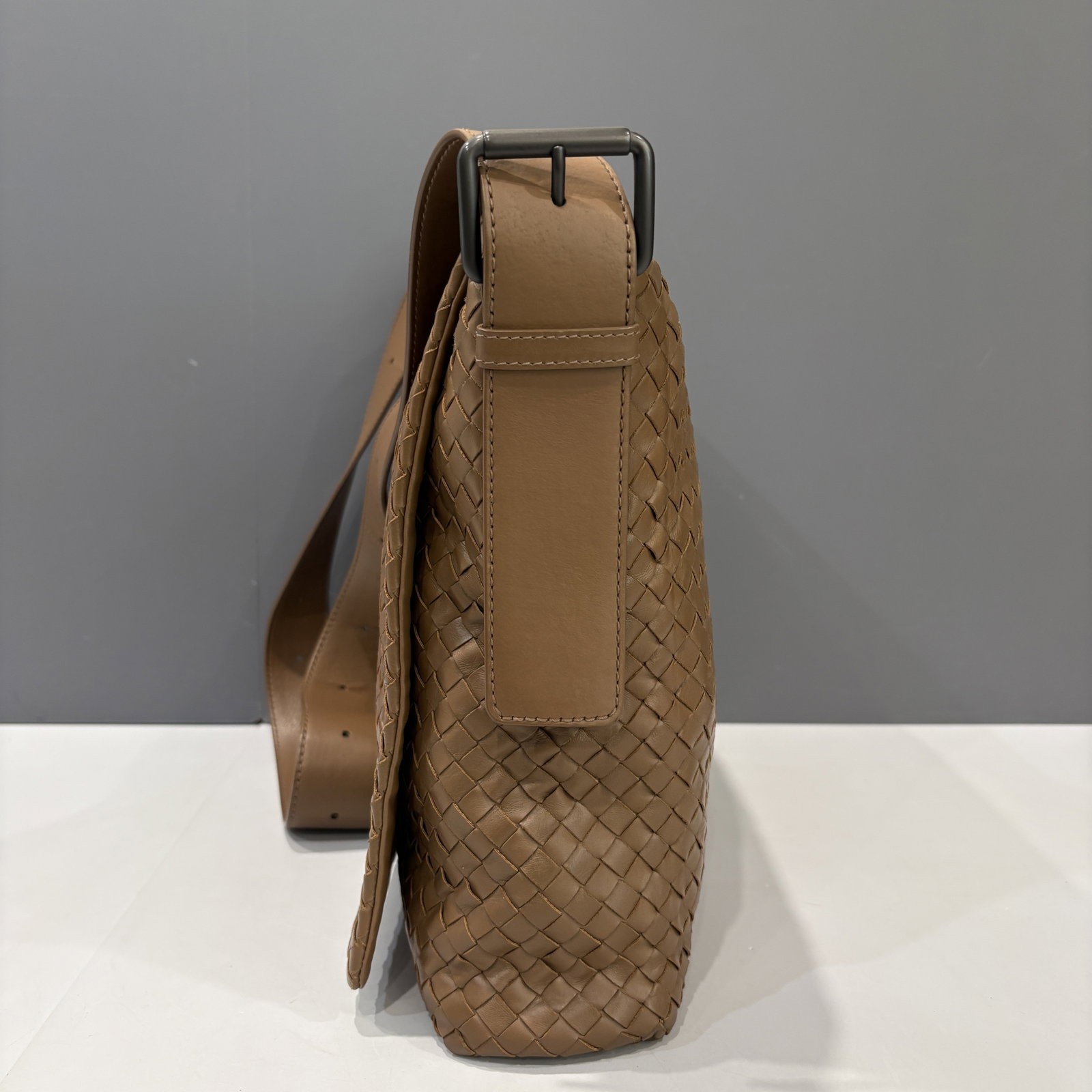 Bottega Veneta Messenger Brown Lambskin Intrecciato Nappa (ac031926b7)