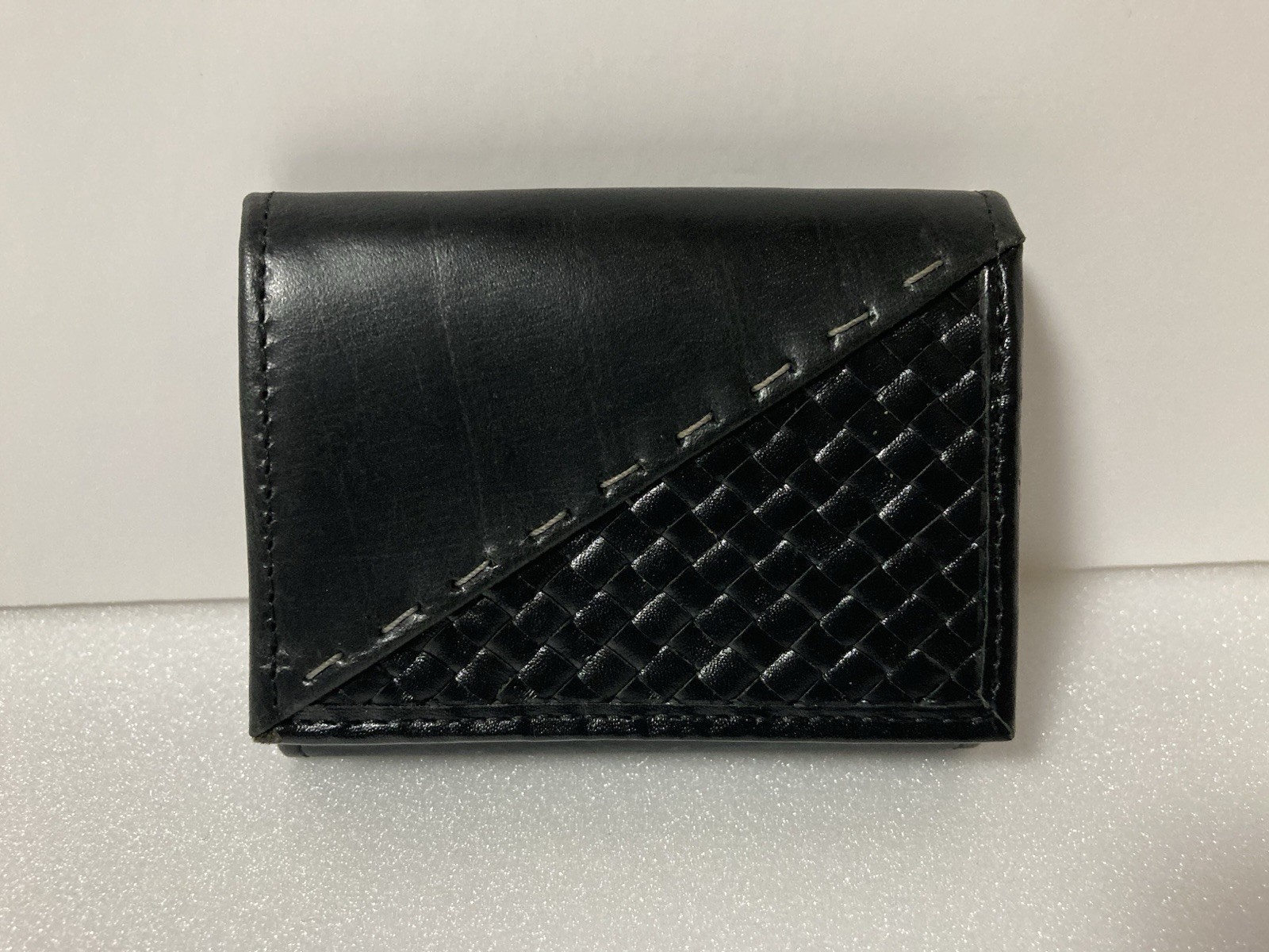 GUESS By Marciano Black Leather Coin Case Wallet Woven Design w/ Box Pre-Owned