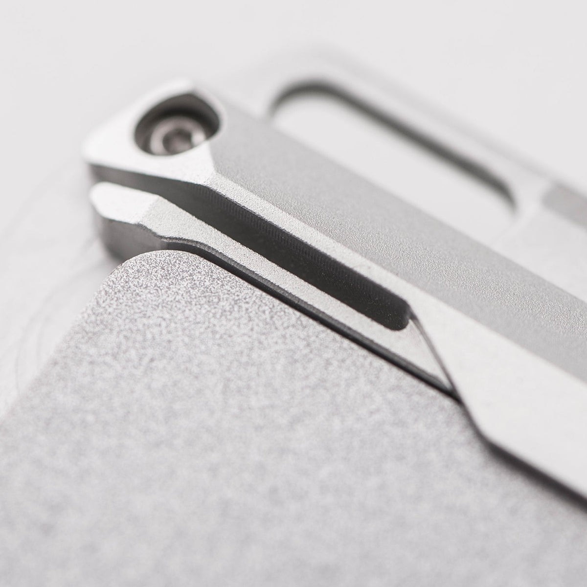 DANGO M1 MAVERICK RAIL WALLET | SATIN SILVER NEW MSRP $119