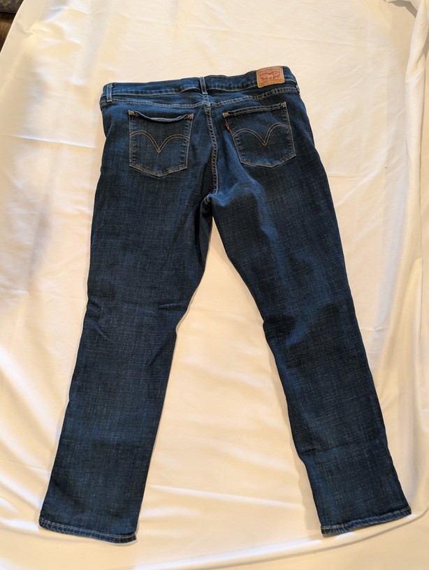 1204 – Levi’s Straight Leg Dark Wash Denim Jeans Vintage – Size 18