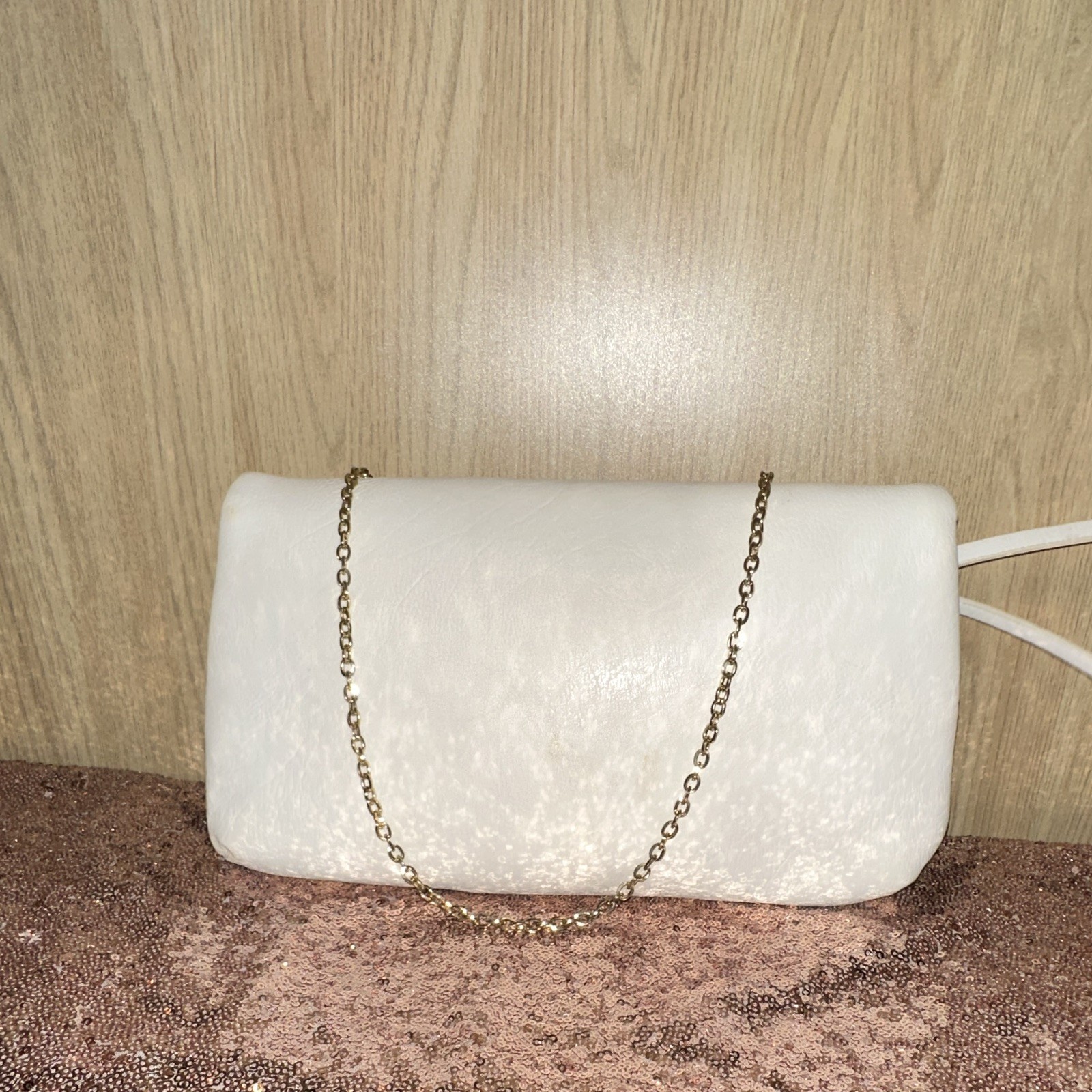 Elle White Clutch Purse Gold Tone Chain Strap Zip & Magnetic, Detachable Strap