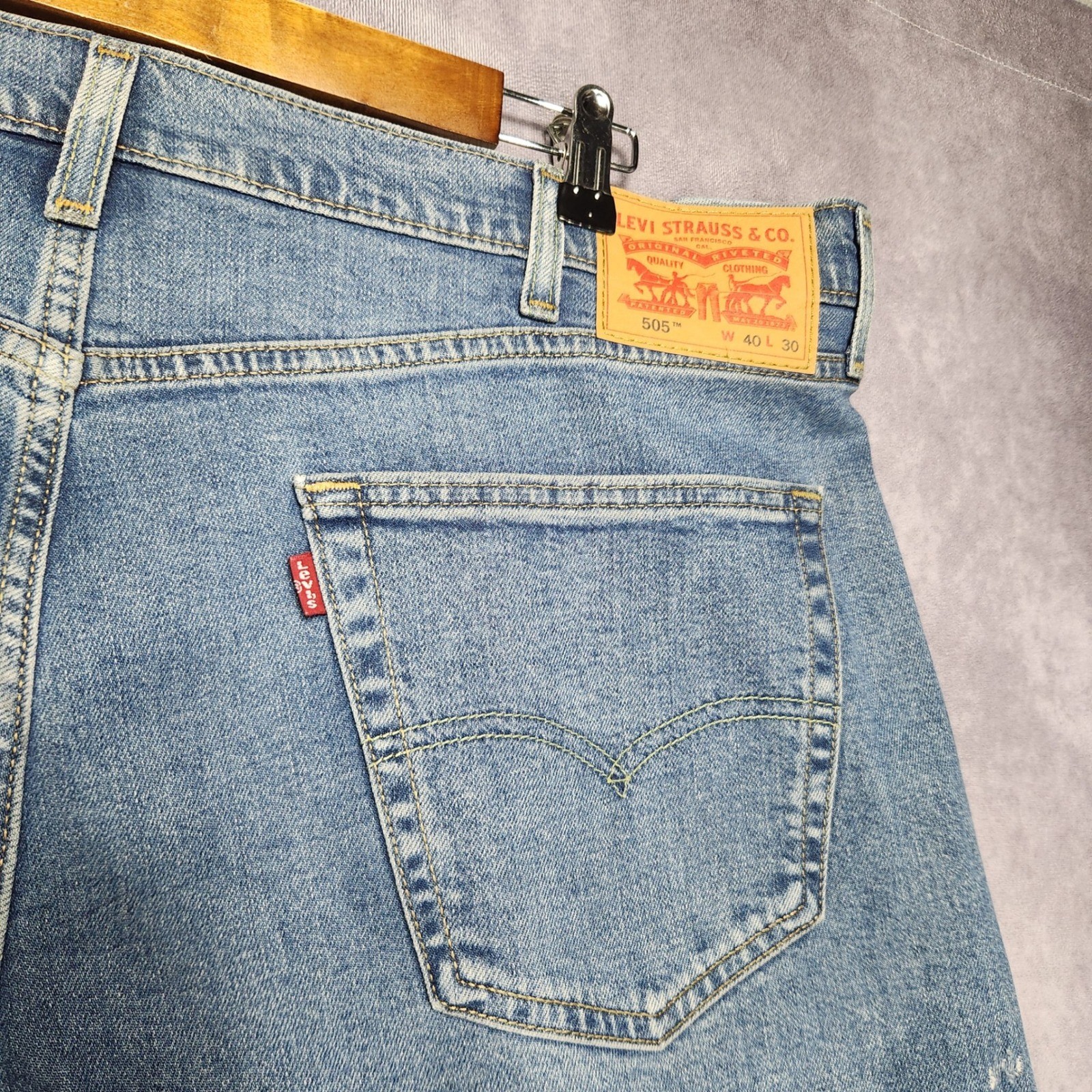 Levis 505 Regular Fit Straight Leg Jeans Mens 40×30 Medium Wash Blue Denim