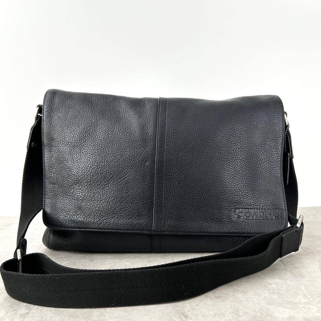 COACH Camden Pebbled Leather Messenger 7a