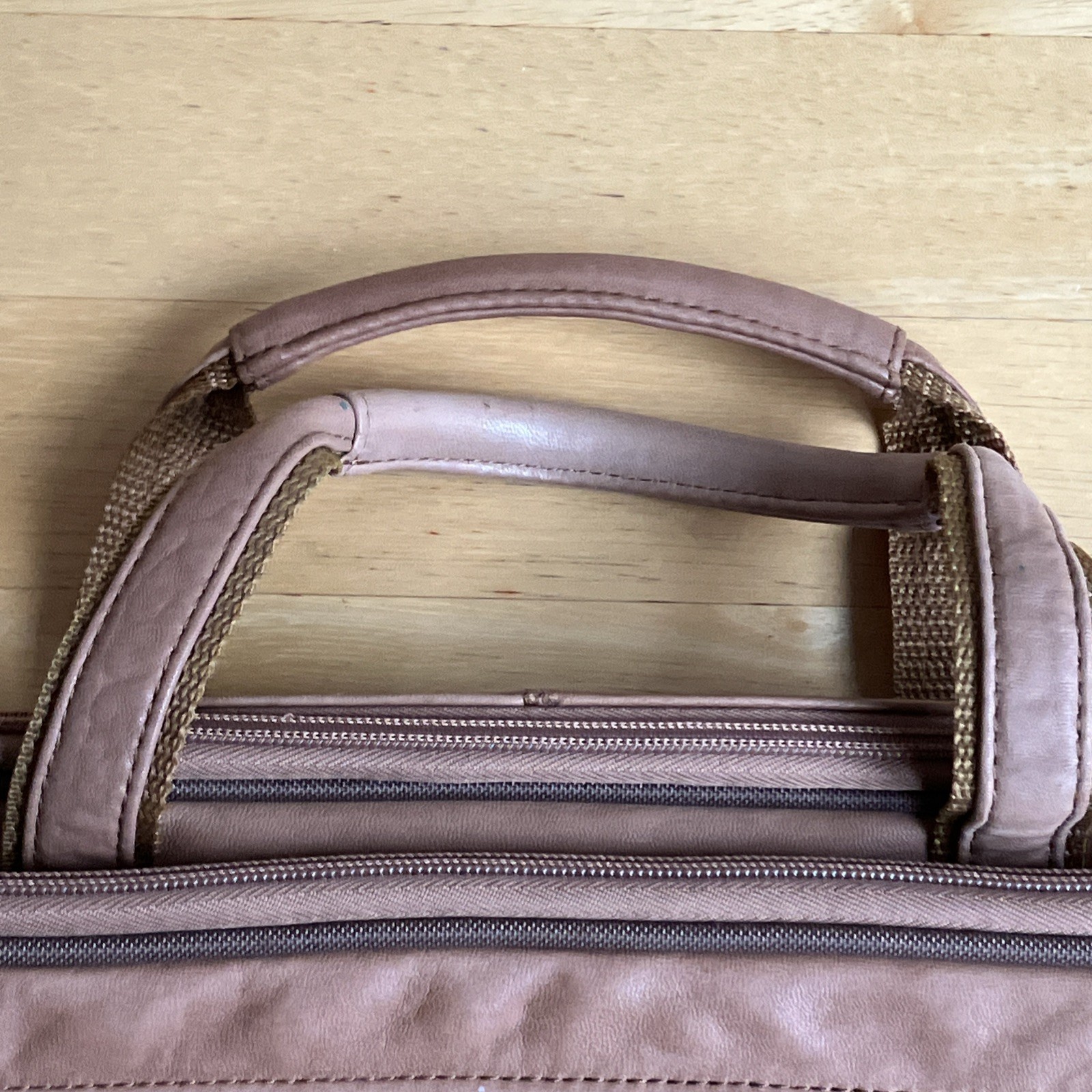 Wilsons Leather Laptop Messenger Bag With Strap 17″×13″×4″ Vintage Distressed