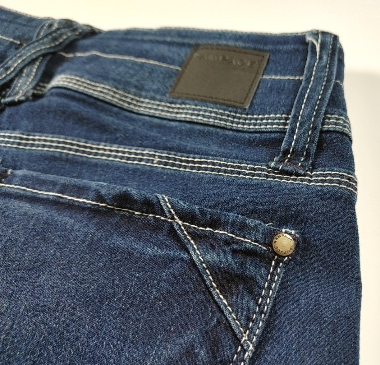 RAMPAGE “WES” Ladies 9 Skinny Stretch High Rise Jeans Dark Blue White Stitch EUC