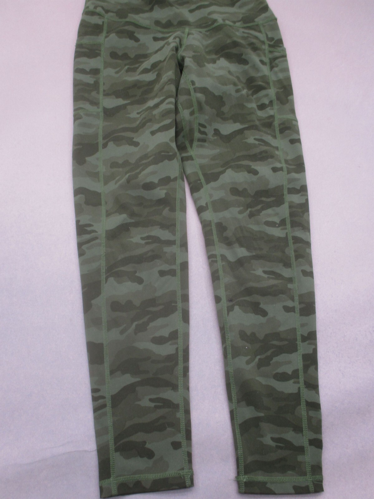 Colorful Koala Size L Womens Camo Stretch Athletic Gym Compression Leggings 144
