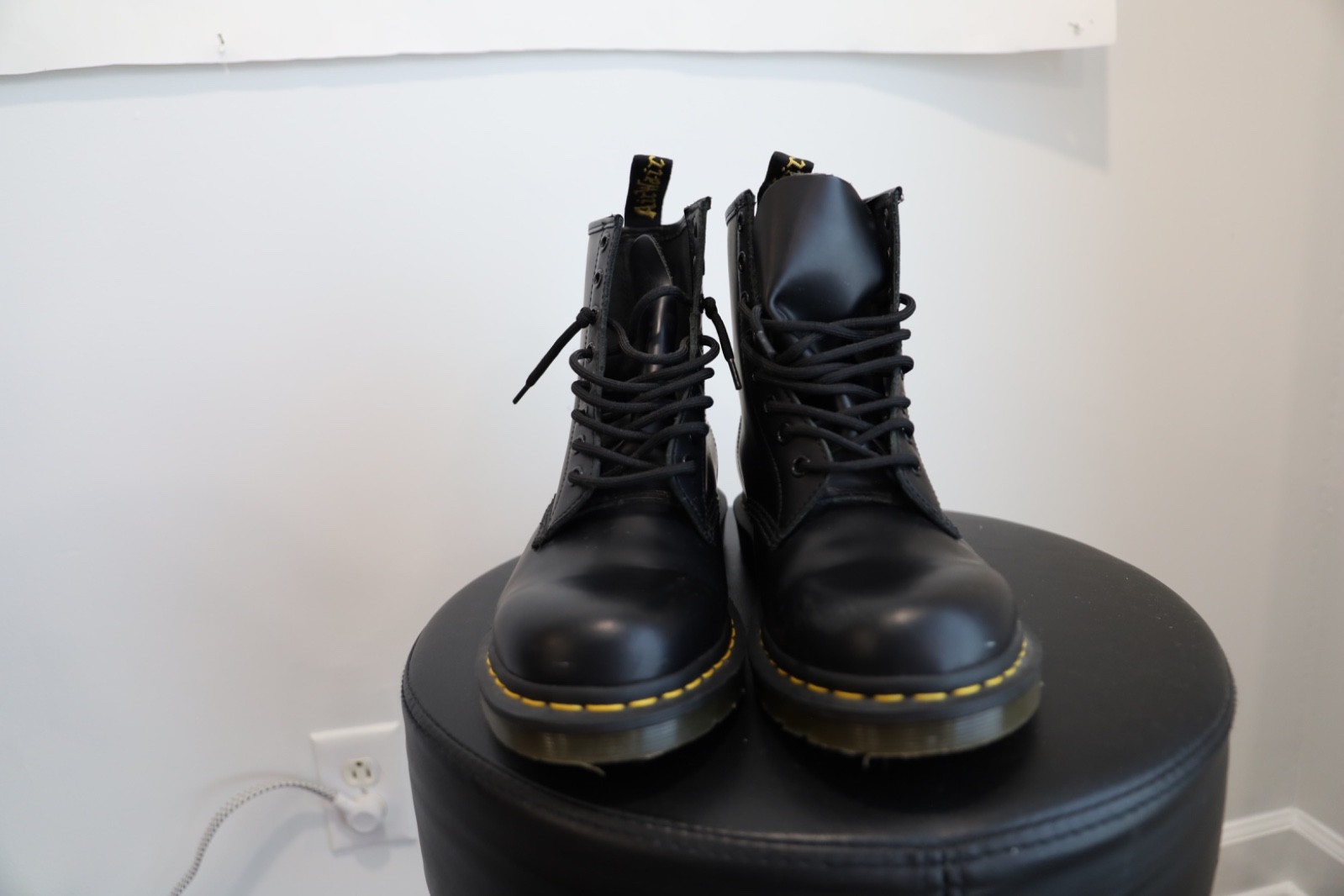 Dr ‘Doc’ Martens Mens Leather Boot size 9 AMAZING CONDITION PRICED TO SELL
