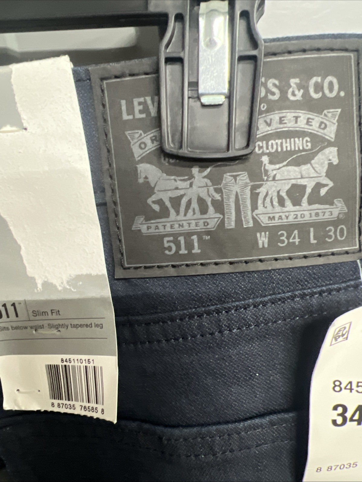 Levi’s 34 X 30 Slim Fit Stretch Sits Below Waist Slightly Tapered Leg Dark Wash