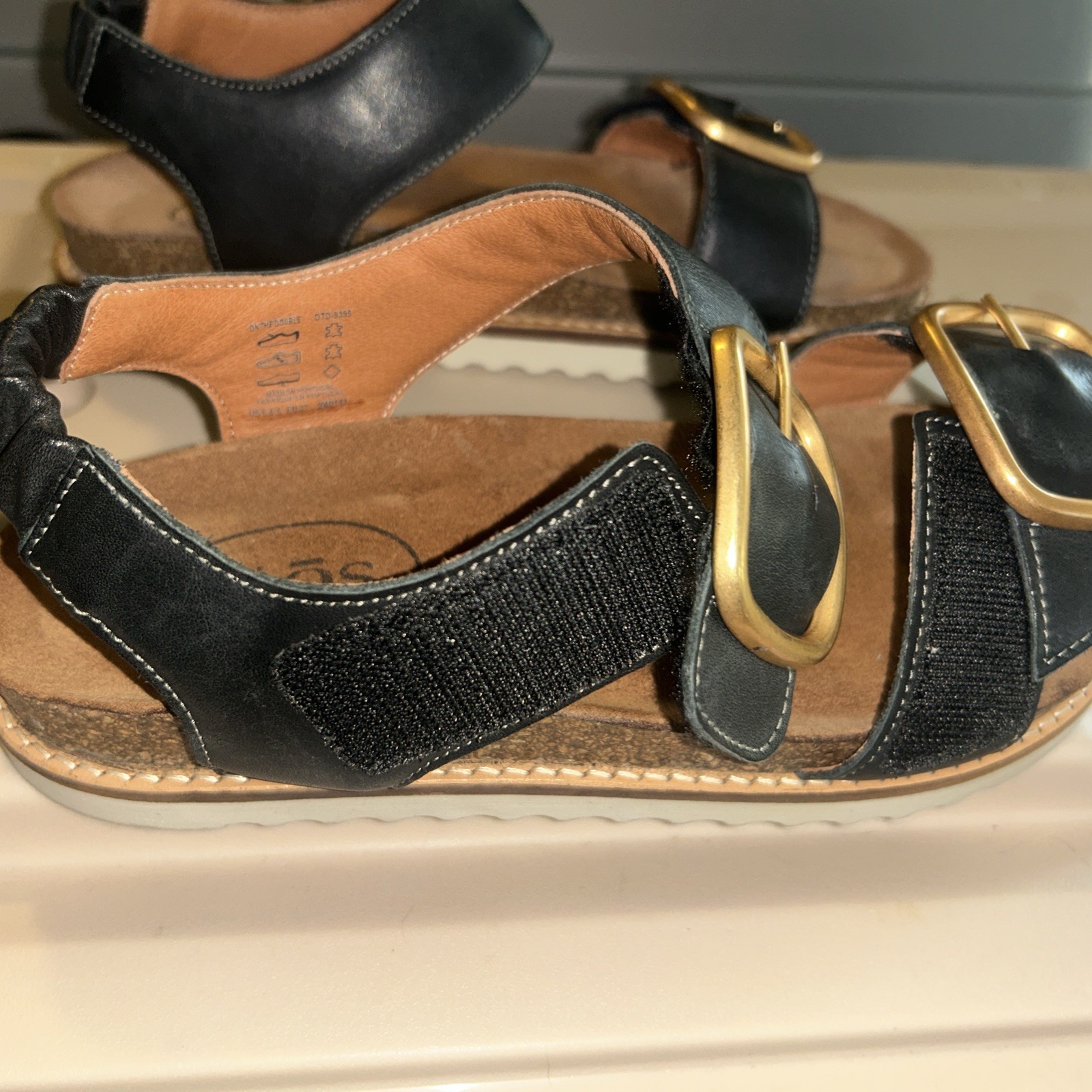 Taos On The Double Black Leather Sandles Women’s 6.5