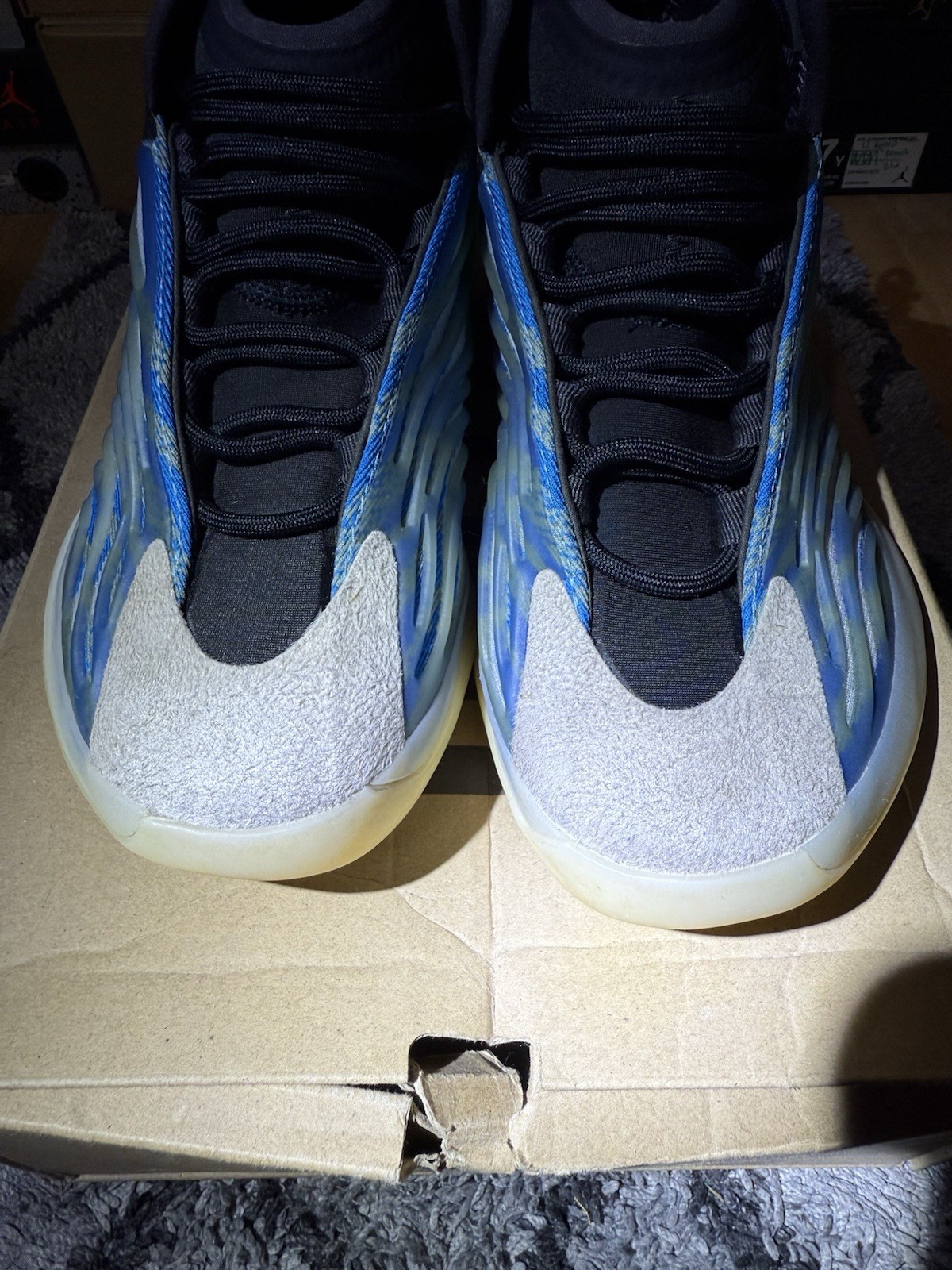 adidas Yeezy Quantum Boost Mid Top Men’s Sneaker Frozen Blue GZ8872