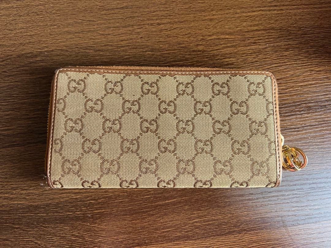 Gucci wallet purchased in Australia