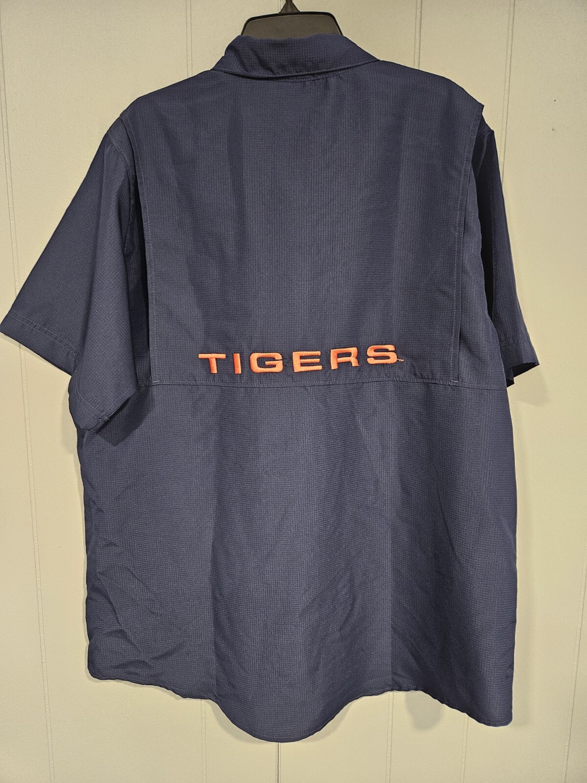 Auburn Tigers ProEdge Shirt NWOT Medium Fishing Golf Hiking Wicking Short Sleeve