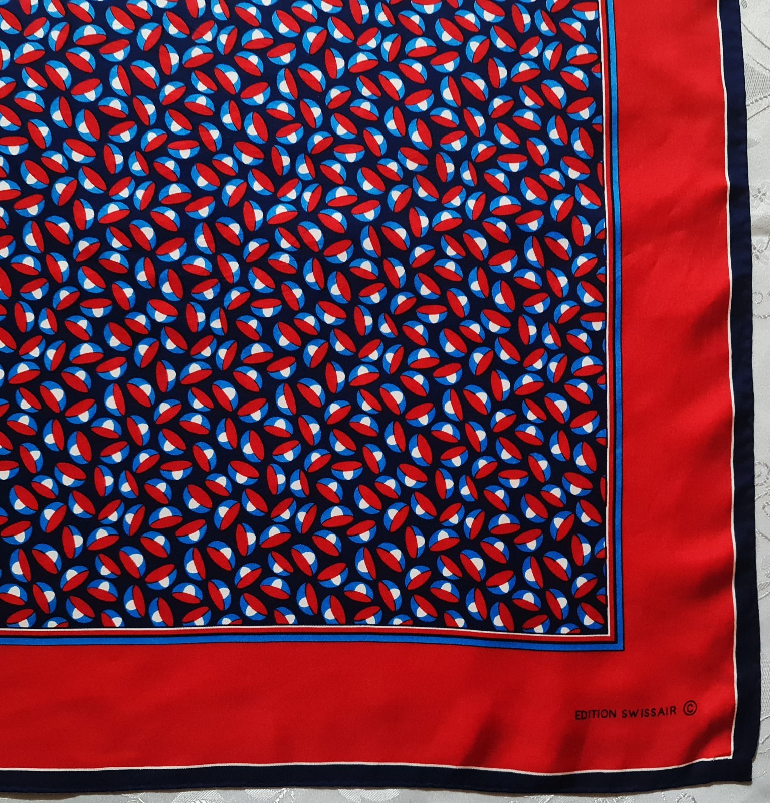 SCARF VINTAGE AUTHENTIC SWITZERLAND AIR LINES SWISSAIR SILK RED BLUE 35” SQUARE